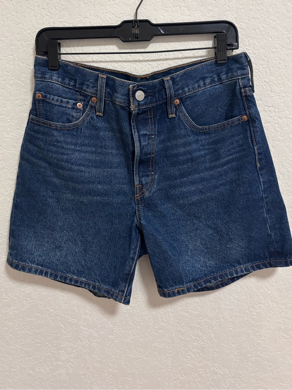 Levi’s 501 Mid Thigh Short - Picture 2 of 7
